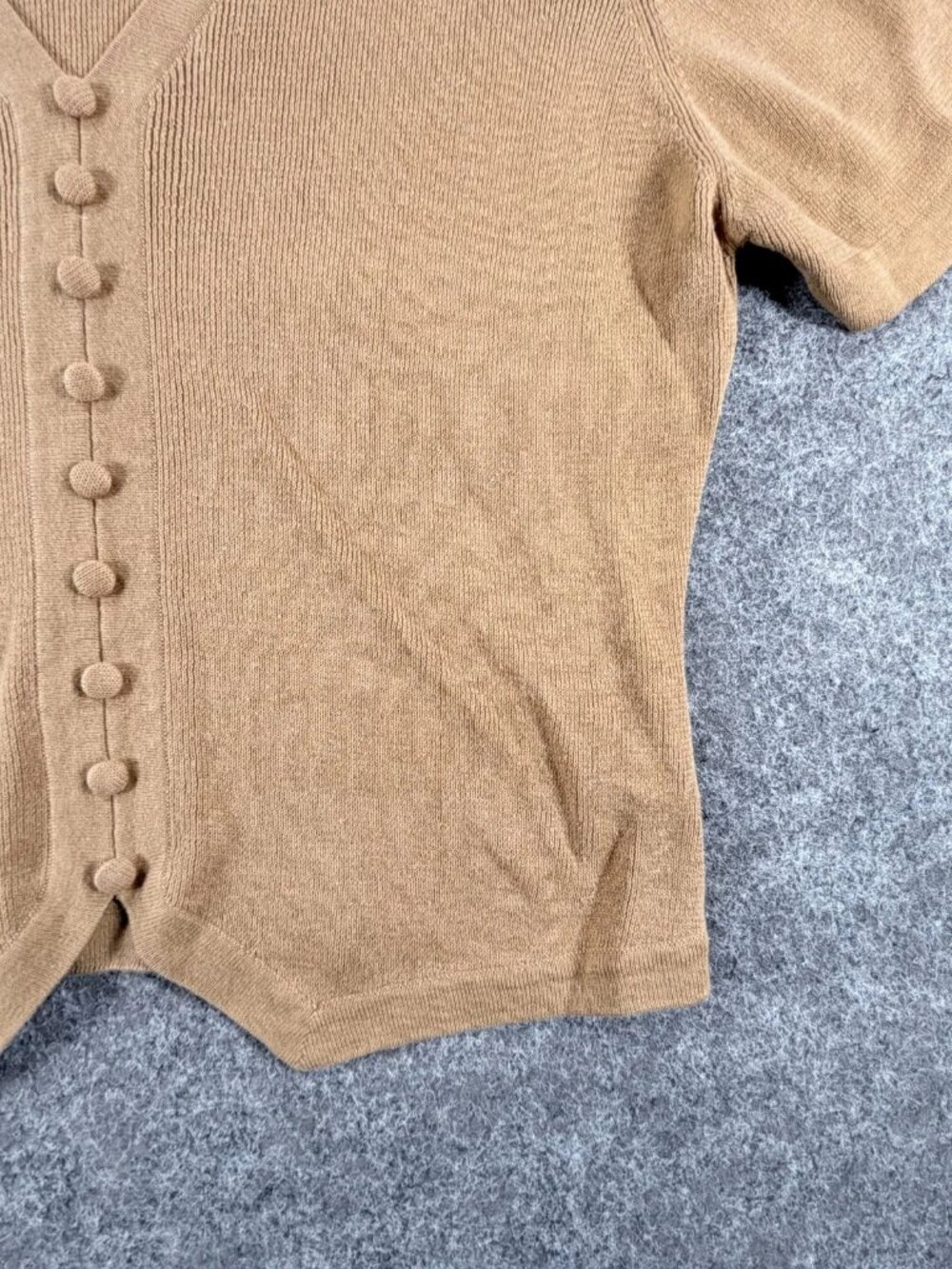 Vintage Sag Harbor Sweater Womens S Brown Tan V-Neck Short Sleeve Button Detail - Picture 4 of 16
